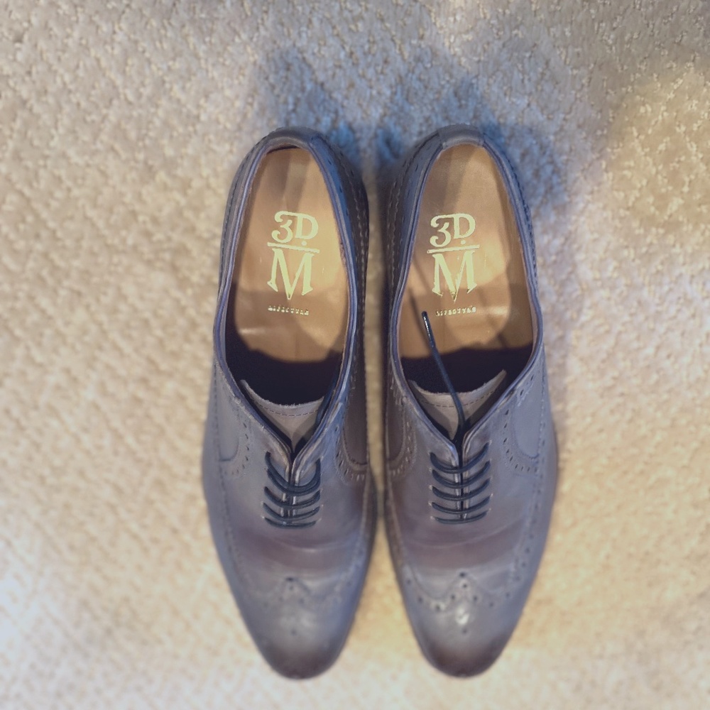 Gray wingtips, size 9
